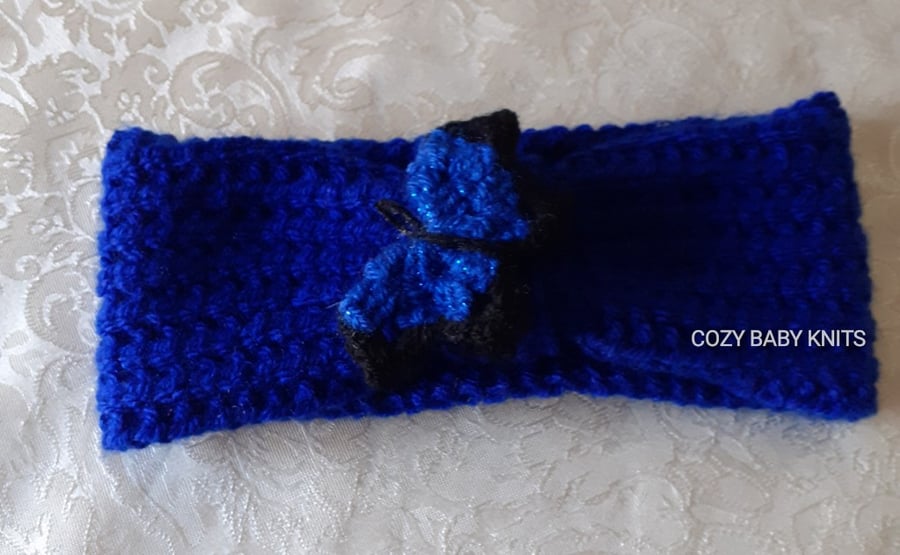 EARWARMER WITH A BUTTERFLY MOTIF