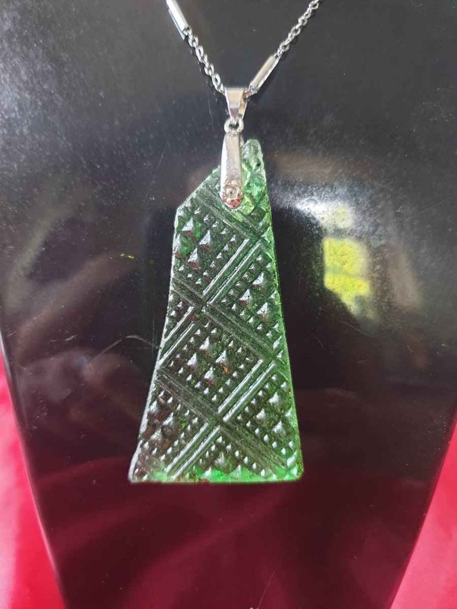 Green Enbossed River Glass Pendant