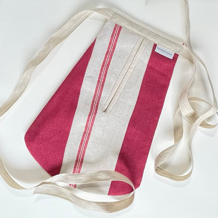 Tie-on pocket: A historically inspired, useful, spacious pocket