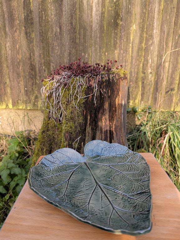 Handmade large leaf plate 