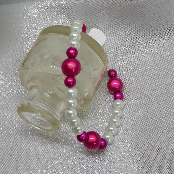 BR207 Elasticated miracle bead and pearl bracelet