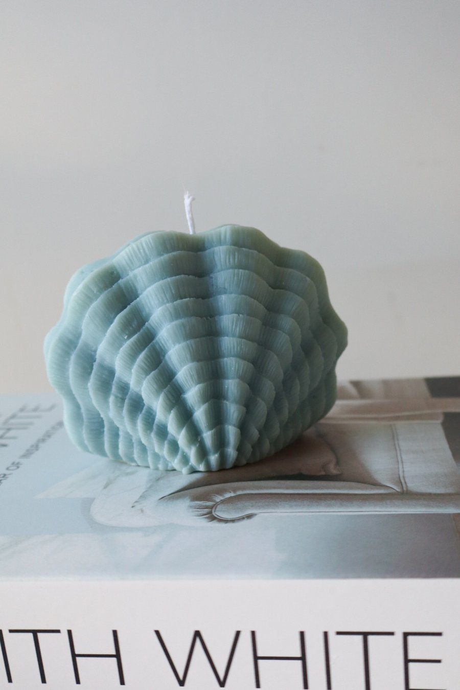 Clam shell candle