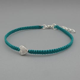 Teal green macrame adjustable bracelet for adults. Ref: 329