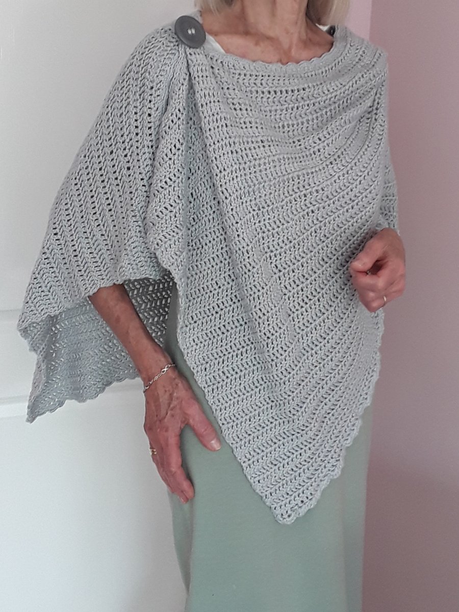 Buttoned Shawl 