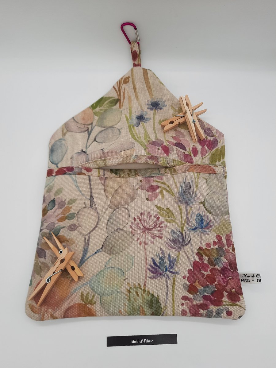 Clip on peg bag in beige floral print 