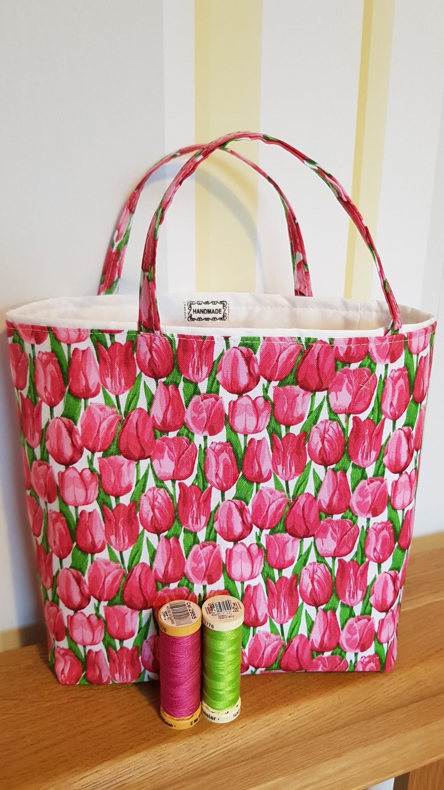 Spring time gift bag pink tulips