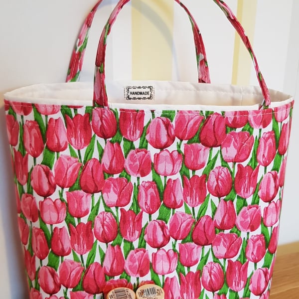 Spring time gift bag pink tulips