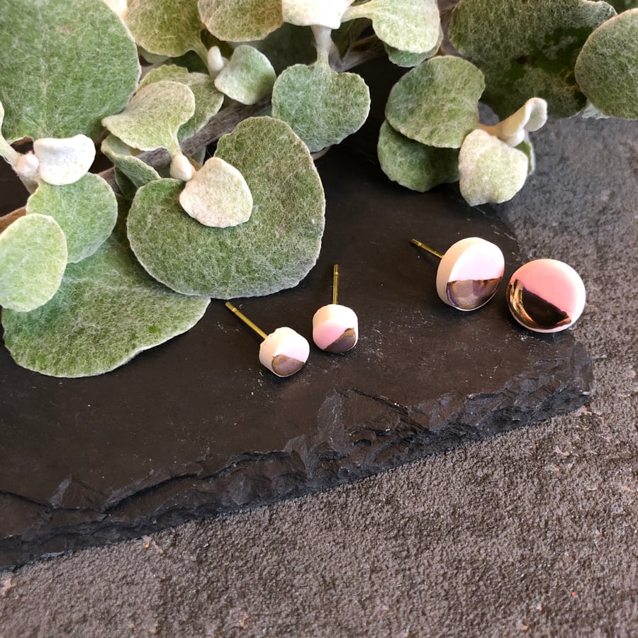 Ceramic button earrings - Powder pink duo