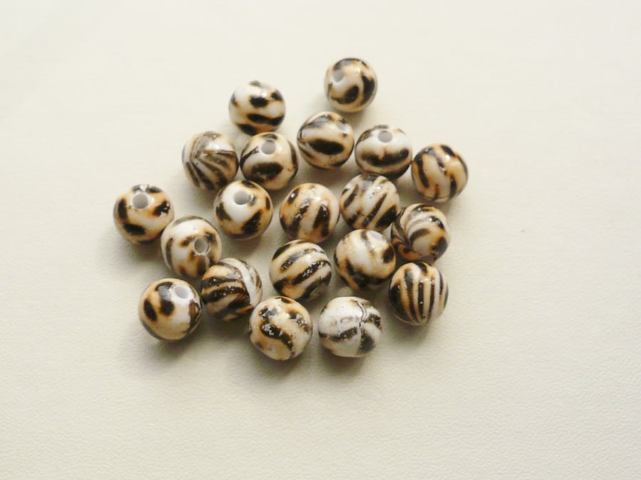 20  Acrylic Round Tiger or Animal Print Beads