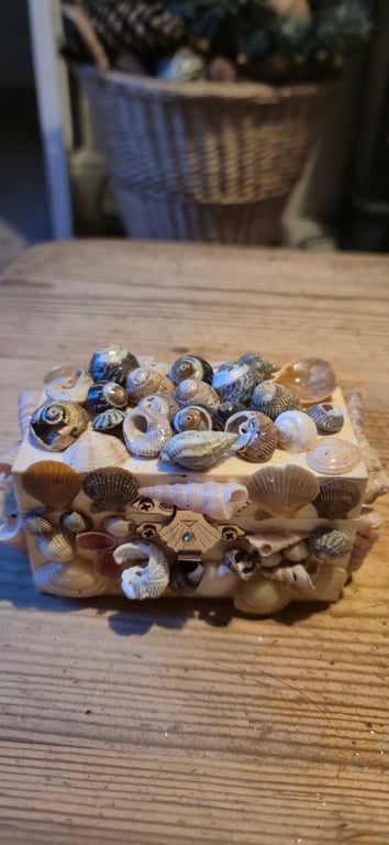 Shell covered keepsake box