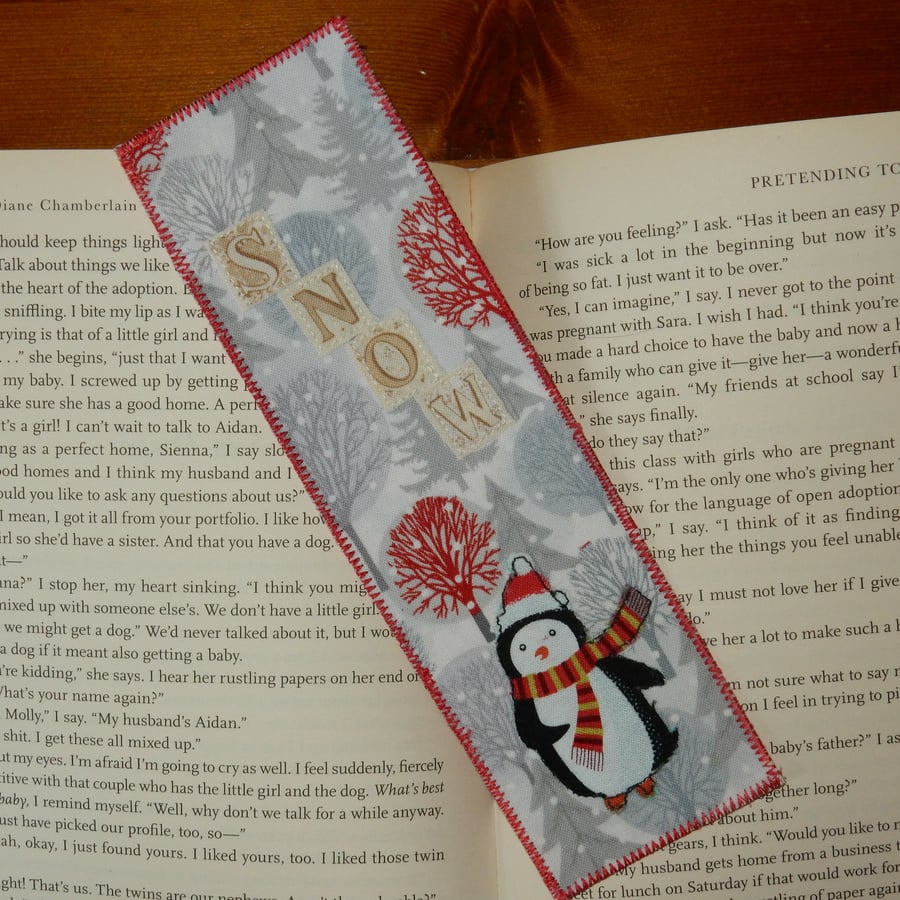 Bookmark penguin in the snow