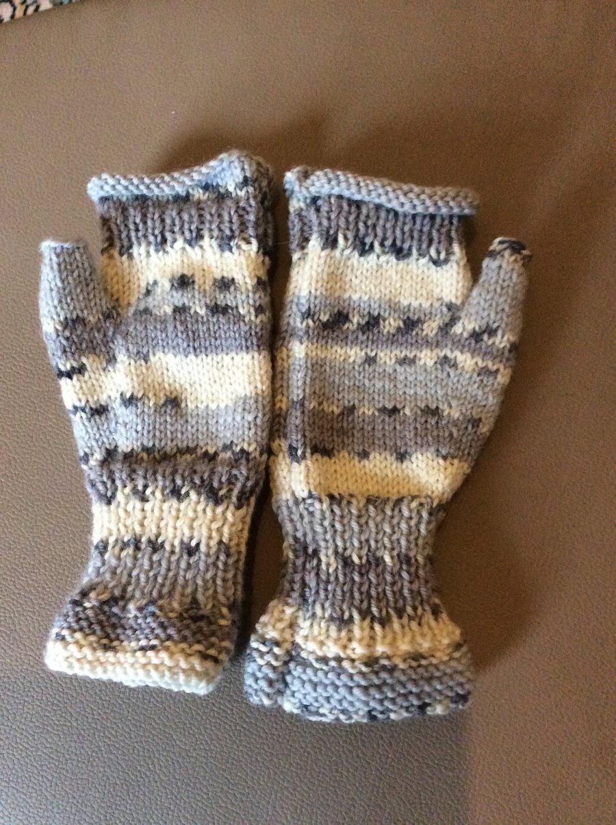 Fingerless gloves - wrist warmers