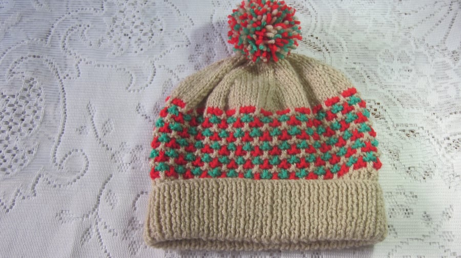 Bobble hat to fit 3-6years