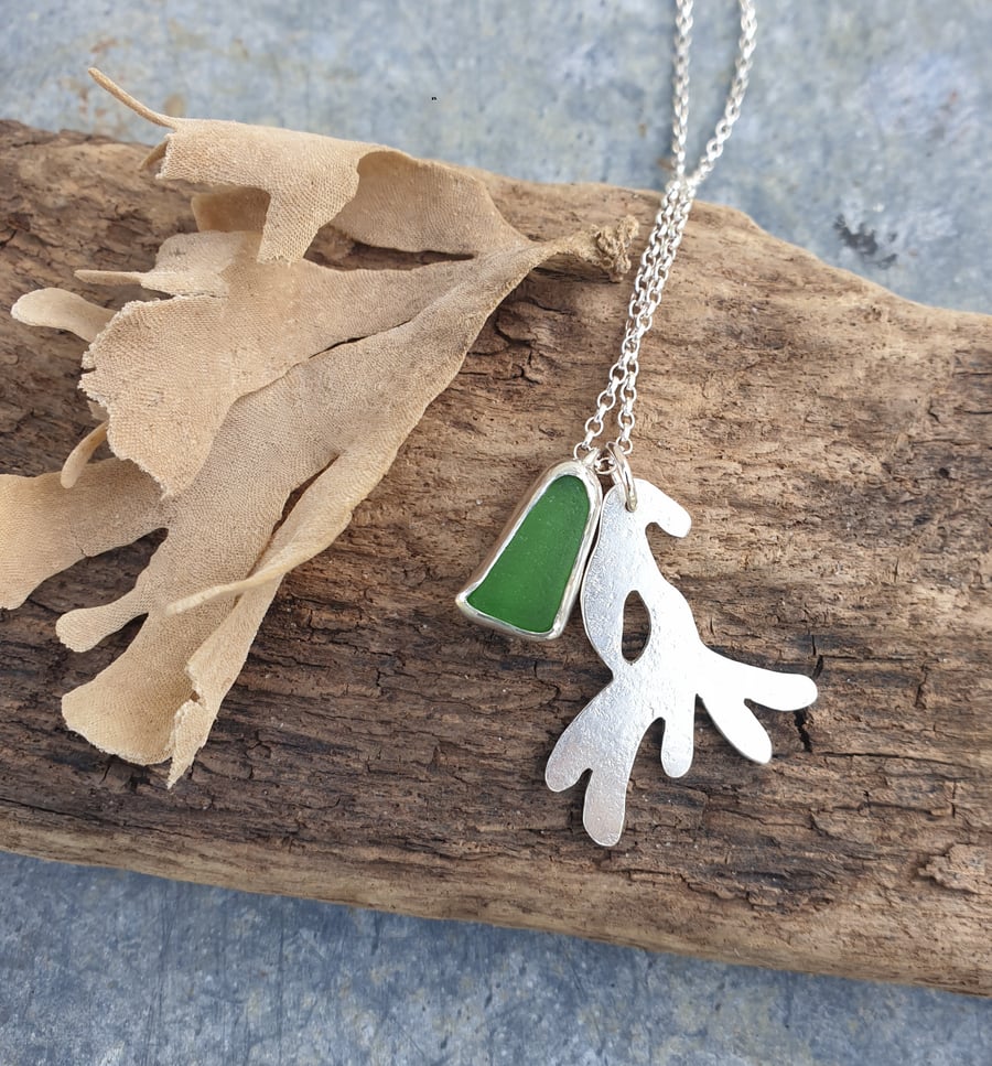Sterling silver seaweed and seaglass pendant 