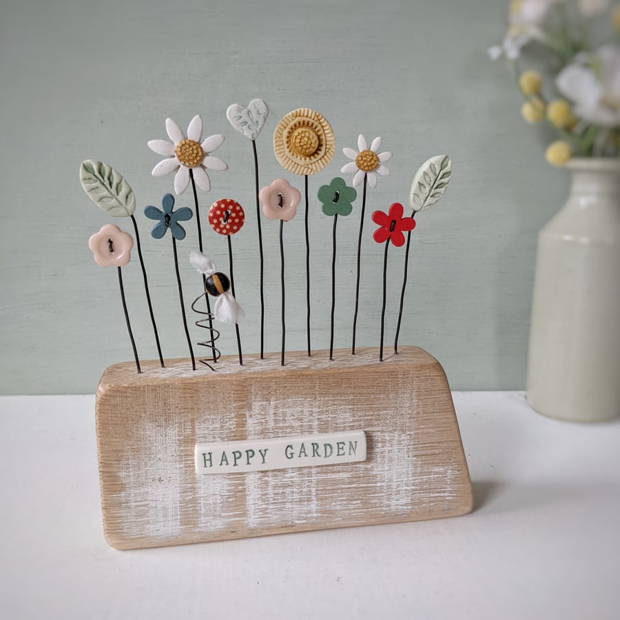 Clay and Button Garden with Bee in Wood Block 'Happy Garden'