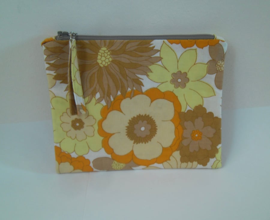 Make up bag zipped in funky vintage fabric