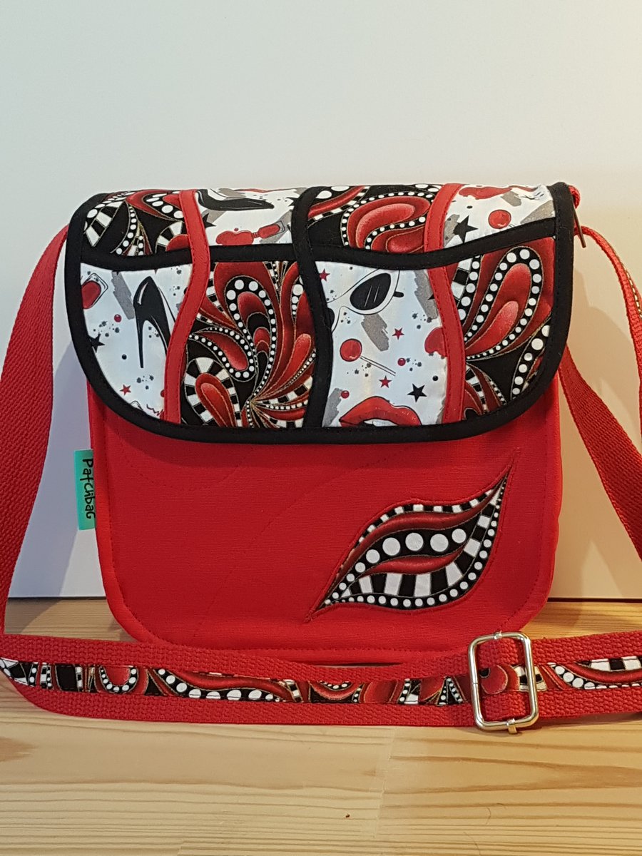 Shoulder bag,Pretty in red ,black and white