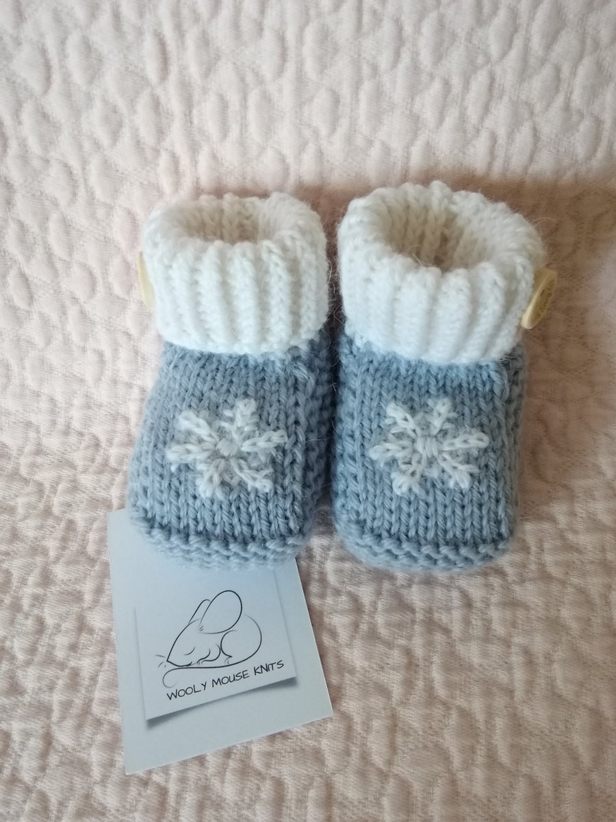 Hand knit snowflake baby bootie, shoe , footwear 