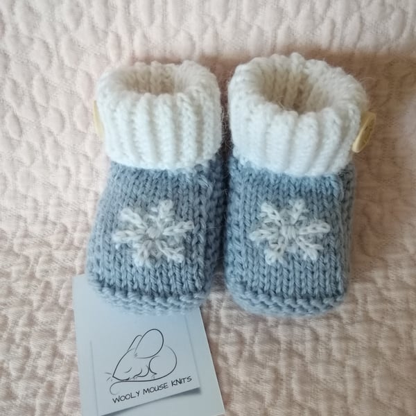 Hand knit snowflake baby bootie, shoe , footwear 