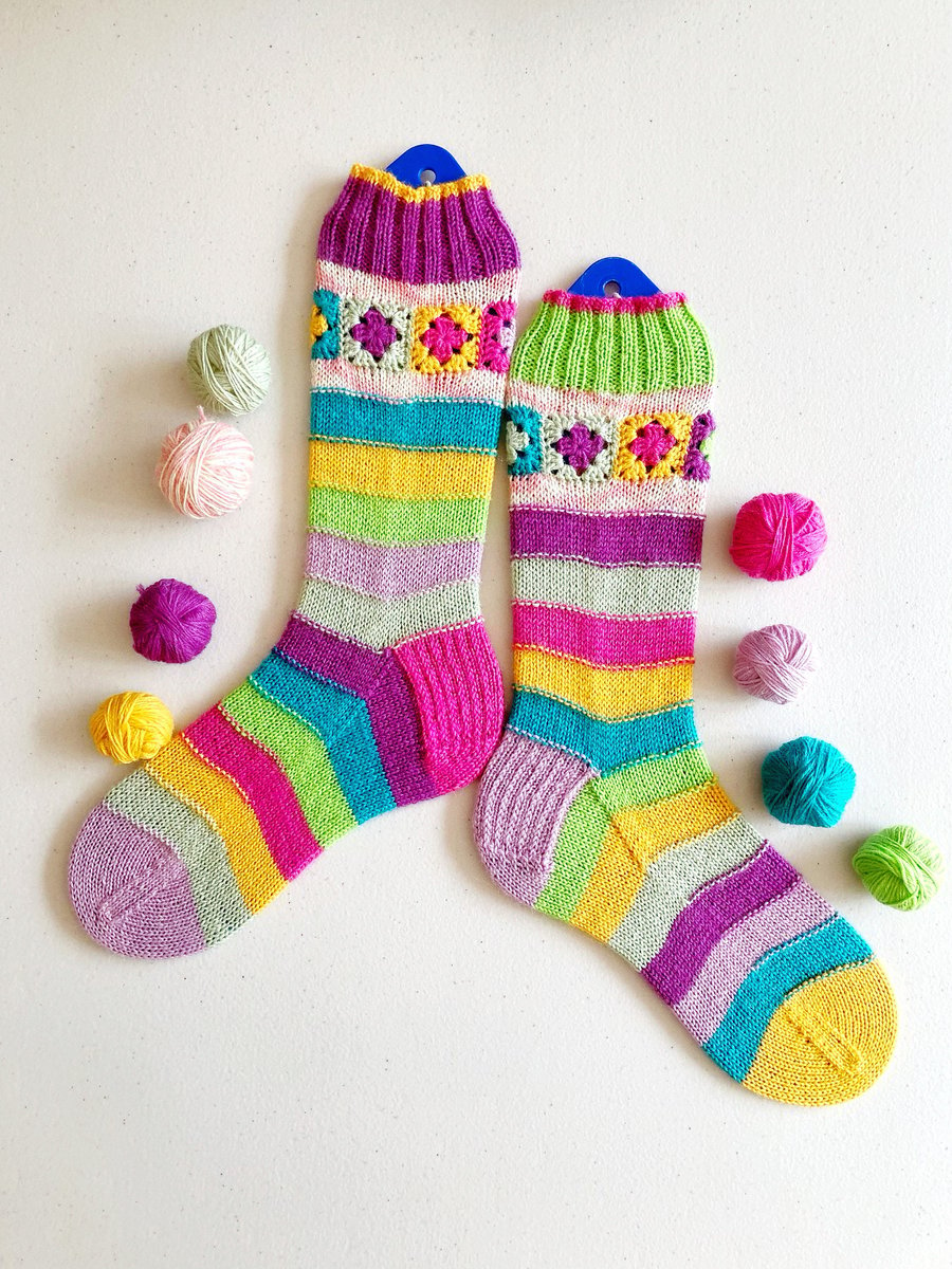 Grannies-in-a-Row Socks Kit by Jen Yard every.thing.shapes.us