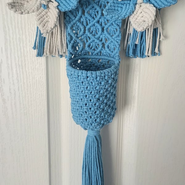 Macrame Spring basket with flowers