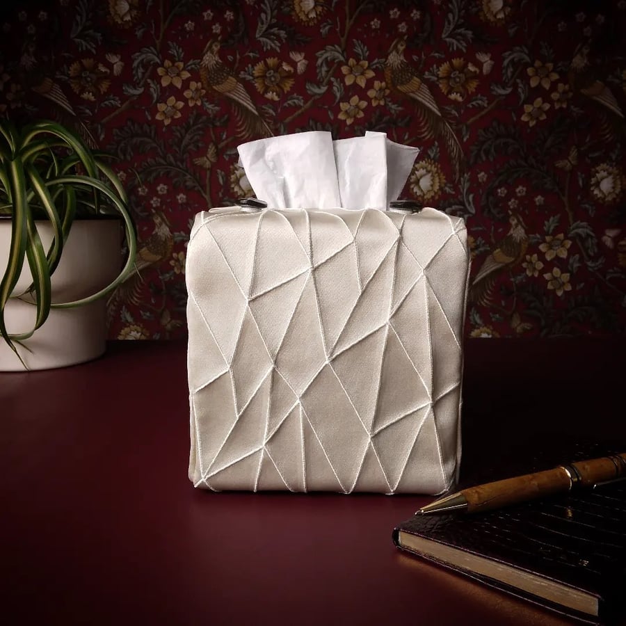 Square Tissue Box Cover - Crackle Design on Cream
