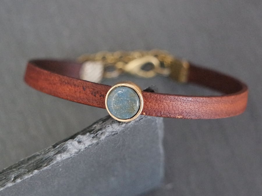 Leather bracelet - jeansblue shimmer antique gold