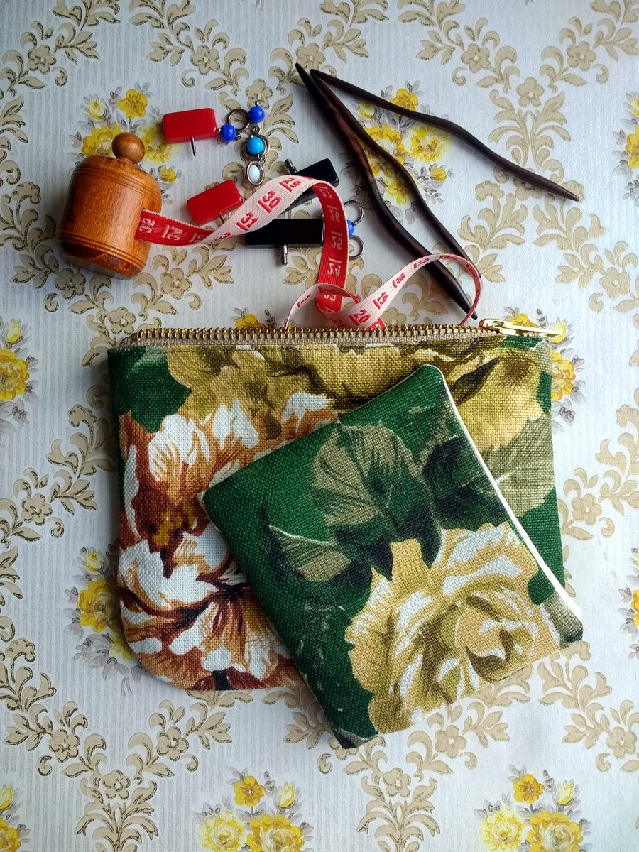 Little notions pouch and needlecase set