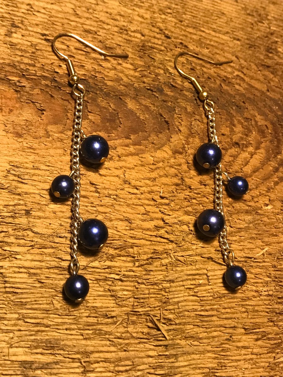 Navy glass pearl earrings 