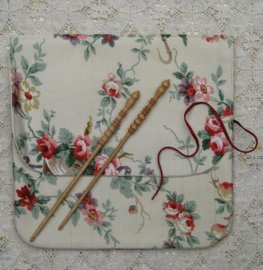 Knitting needle roll suitable for dpns