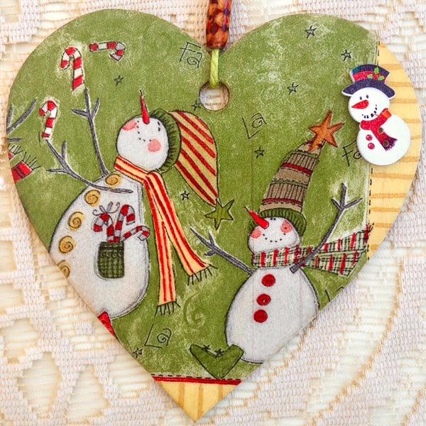 Christmas Decorations Wooden Hanging Heart 15cm: Snowmen