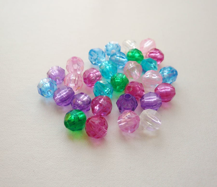 30 Mixed Round Faceted Acrylic Beads