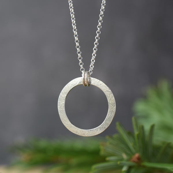 Textured Silver Circle Necklace 