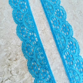 2.75 m turquoise STRETCHY lacy 3 cm wide floral TRIMMING for sewing