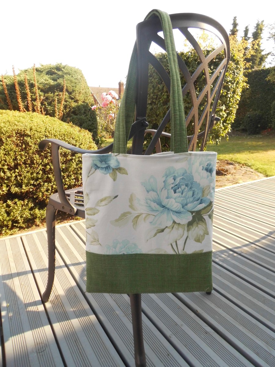 Tote bag shoulder bag in blue floral fabric with green base