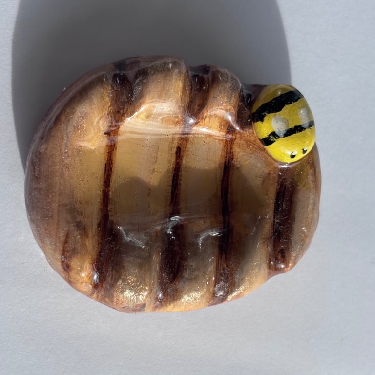 Beehive worry stone 