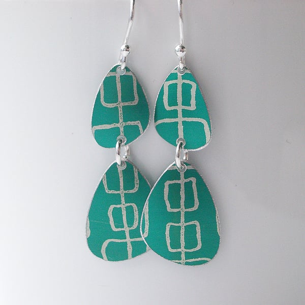 Pebble shaped mid century style drop earrings in jade green