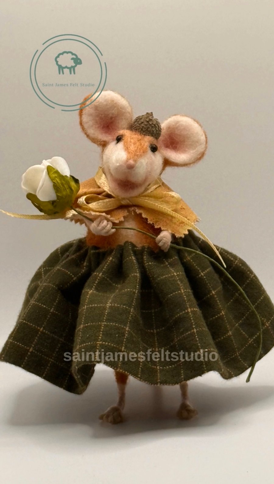 Needle Felted Mouse Holding Flower 