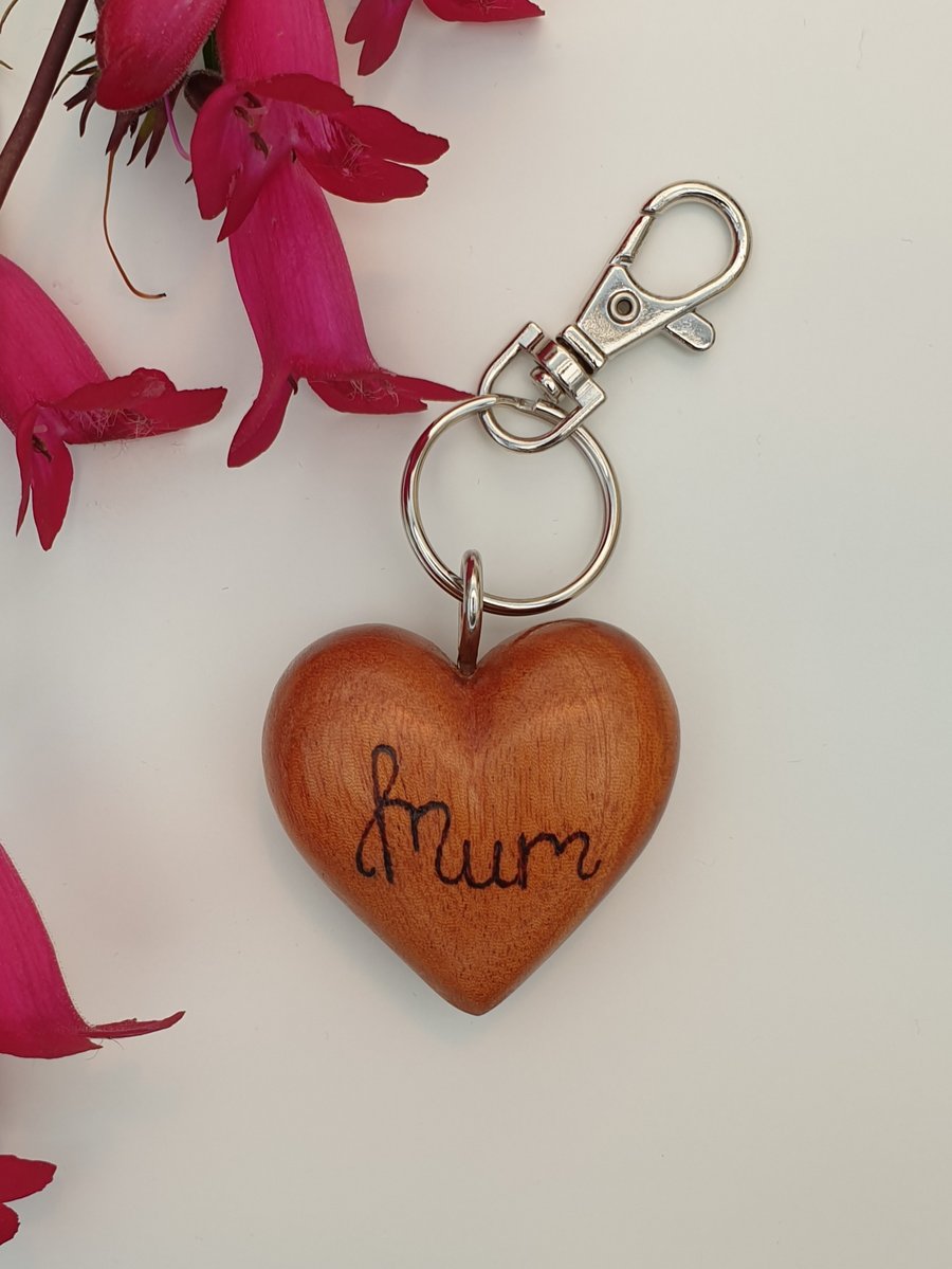 Mum handburnt keyring, love you double-sided wooden heart, Mothers Day gift 