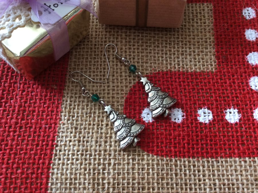 Christmas Novelty Tibetan Silver Green Crystal Christmas Tree Earrings 