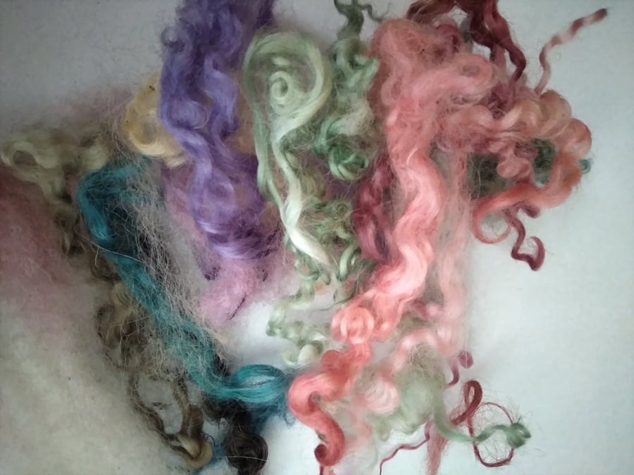 Rainbow mix, mixed breeds curly wool, 10g batch, needle and wet felting wool