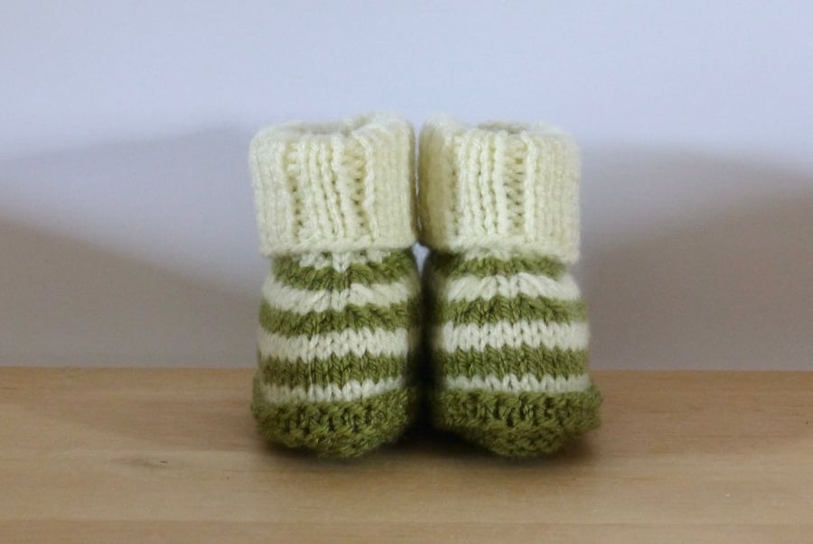Knitted Baby Booties