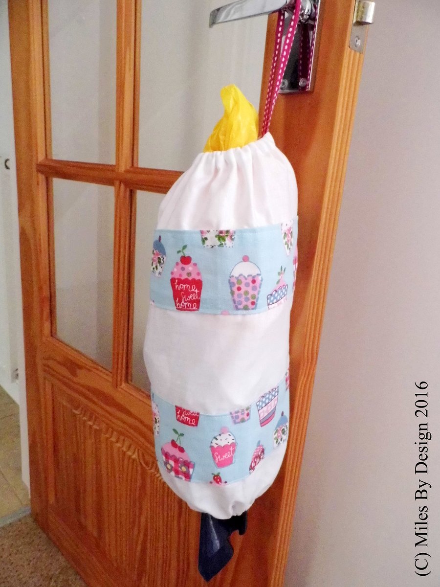 Cupcake Plastic Carrier Bag Holder