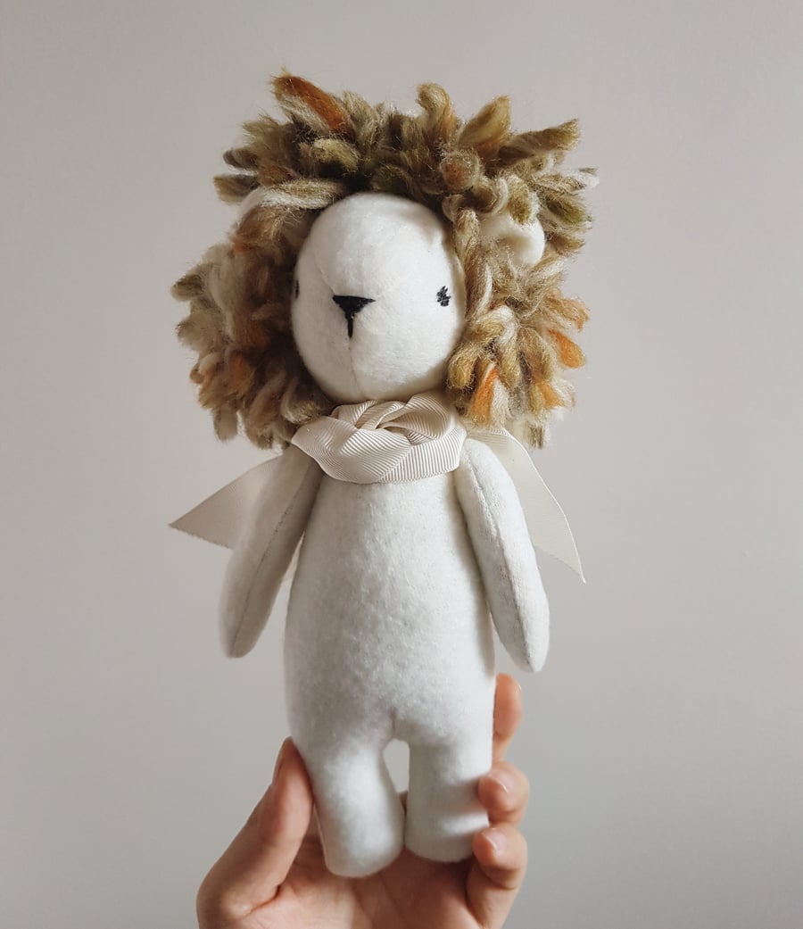 Winter Lion, Soft Sculpture, Douglas