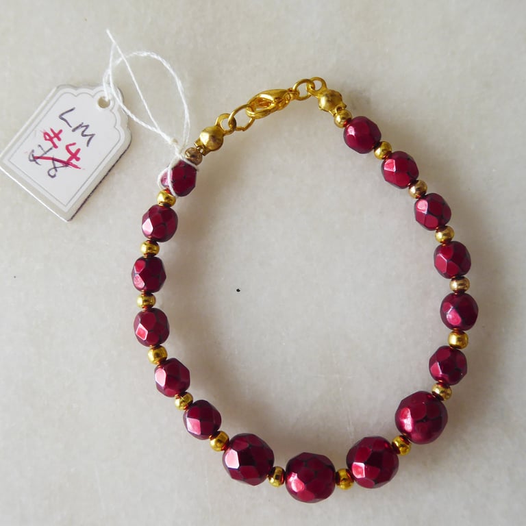 Dark Red Faceted beads Beaded Bracelet with Gold Accents - Summer Seconds