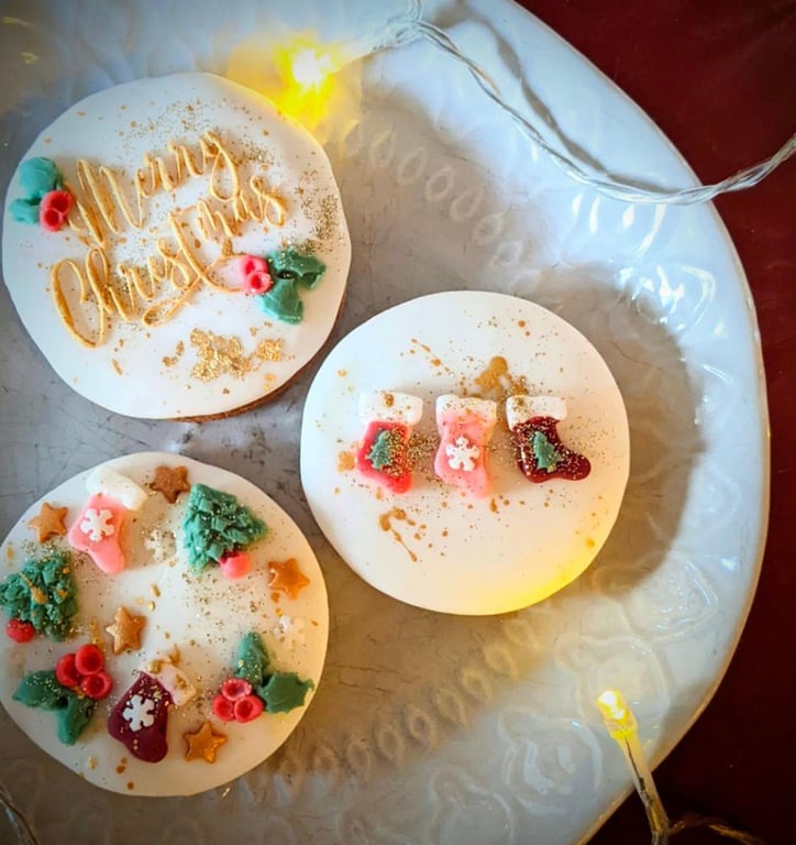 Box of 4 Handmade Luxury Merry Christmas Festive, Personalised Iced Biscuits