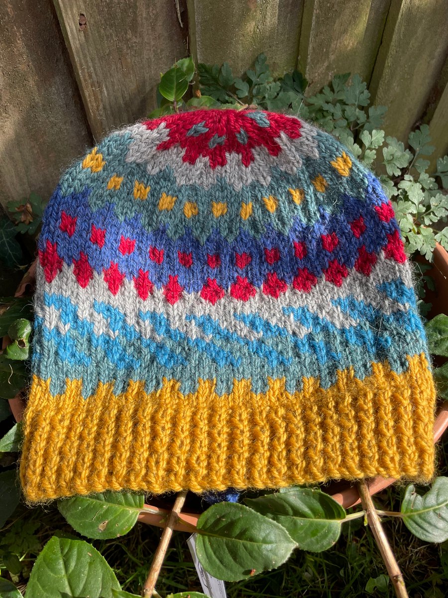 Hat hand knitted 100%Wool (code 2)