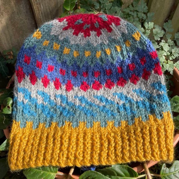 Hat hand knitted 100%Wool (code 2)