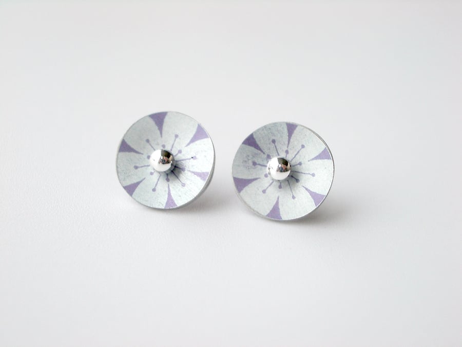 Flower circle studs earrings in purple