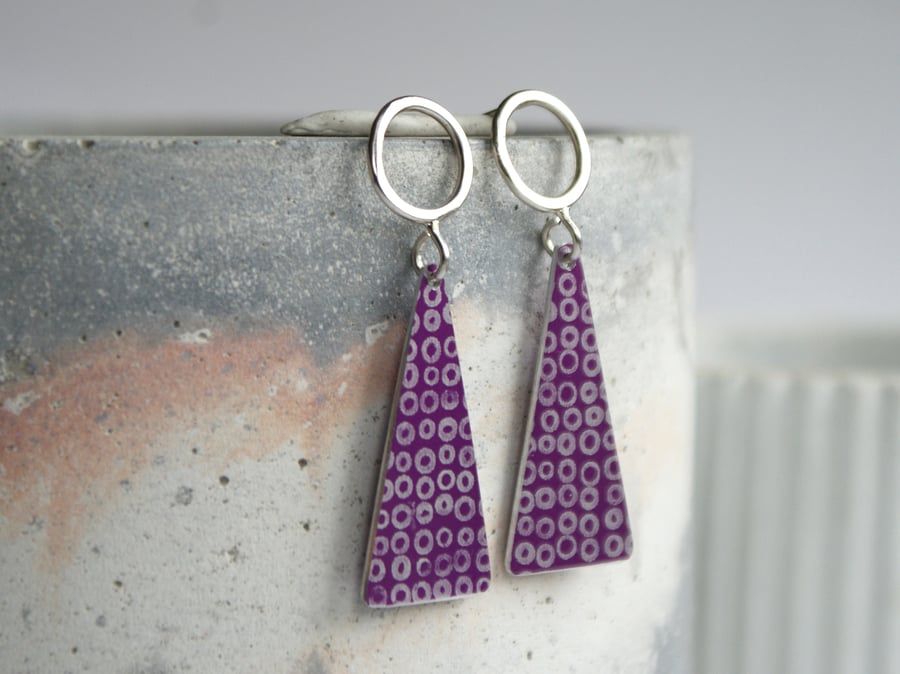 Colour pop triangle drop studs - pink